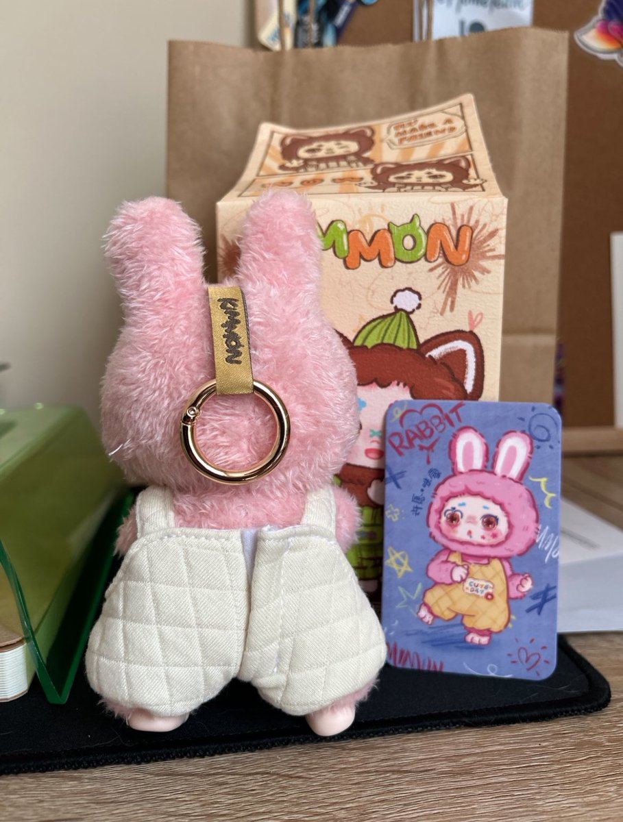 sandwichmutt's tweet image. Would anyone like this little guy?? Got a blindbox as a treat for passing my test and deadass got the only one I didn’t want lol 😅
$19 + shipping but willing to trade other options from the set or for art!
