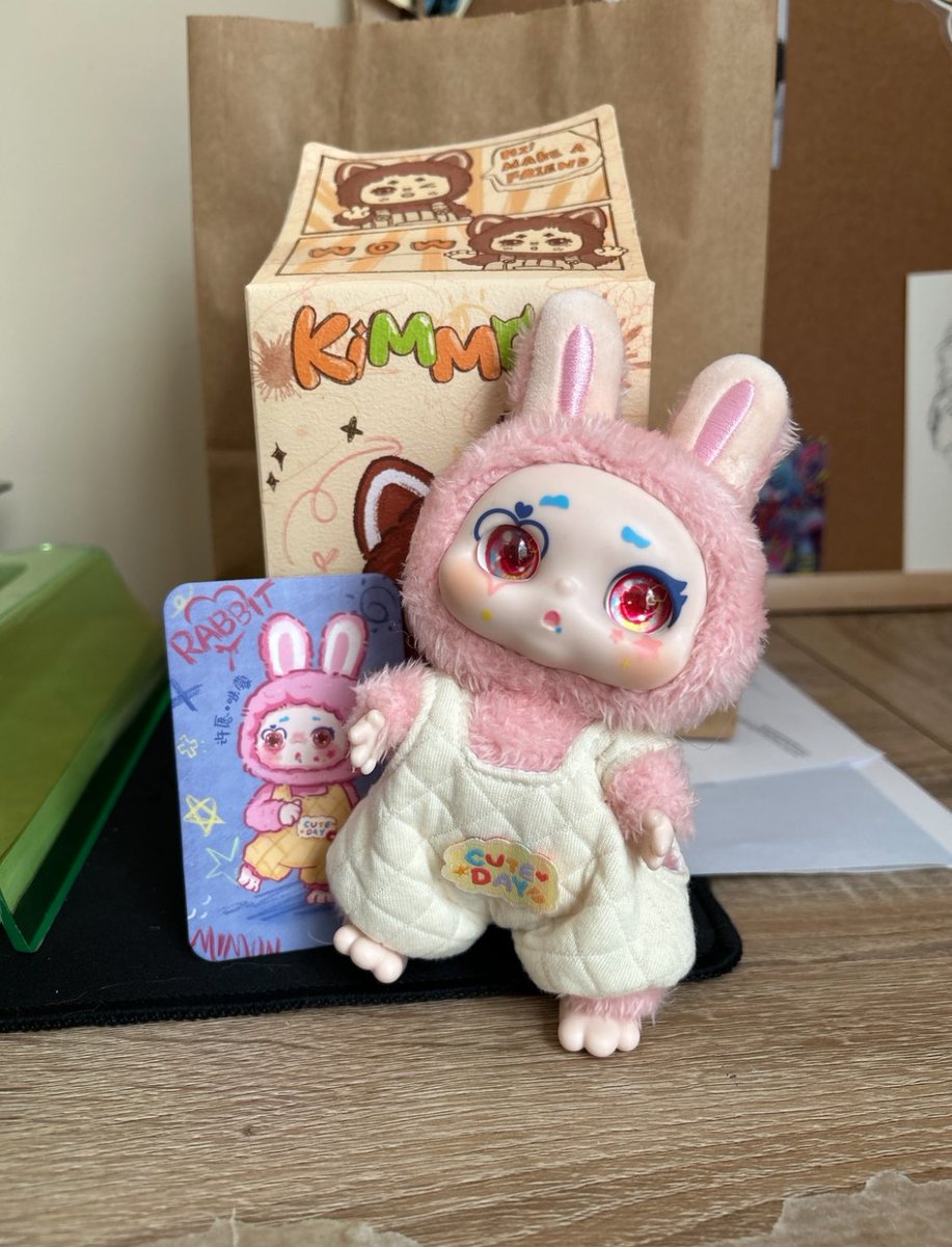 sandwichmutt's tweet image. Would anyone like this little guy?? Got a blindbox as a treat for passing my test and deadass got the only one I didn’t want lol 😅
$19 + shipping but willing to trade other options from the set or for art!
