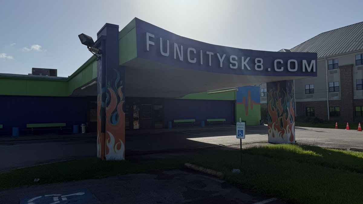 ChrisPye_Shift4's tweet photo. πΌ Fun City Skate in Webster, TX is rolling out @SkytabPOS by @Shift4 just in time for the weekend!
Theyβre officially going live this Friday and ready to process with speed, style, and zero friction πβ‘οΈ
Welcome to the Shift4 Family! #WebsterTX #RollerSkating #POSUpgrade https://t.co/nmDUaby27v
