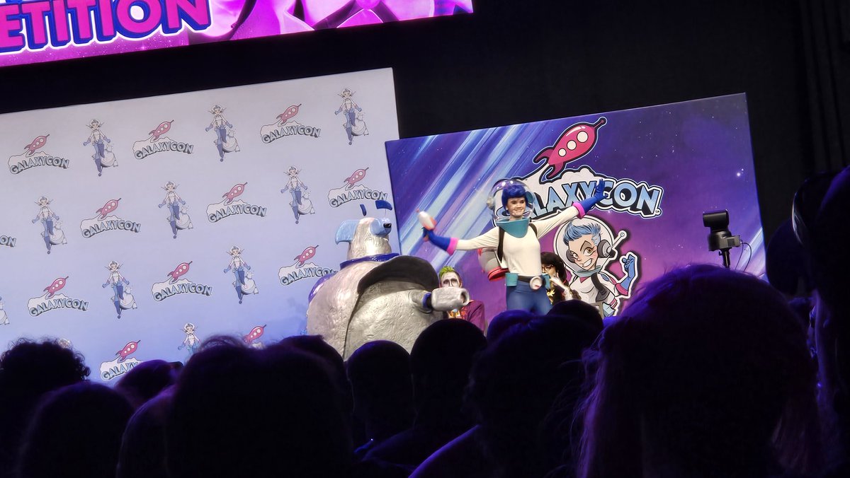 Ignis_NA1's tweet image. Vacation was fun, gotta get back to work now 🤙 #galaxycon #galaxyconraleigh #cosplay