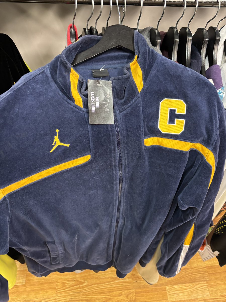 XL #Cal Velour at #HeldOver on Haight in #Frisco I didn’t scoop b/c it’s not my size!
