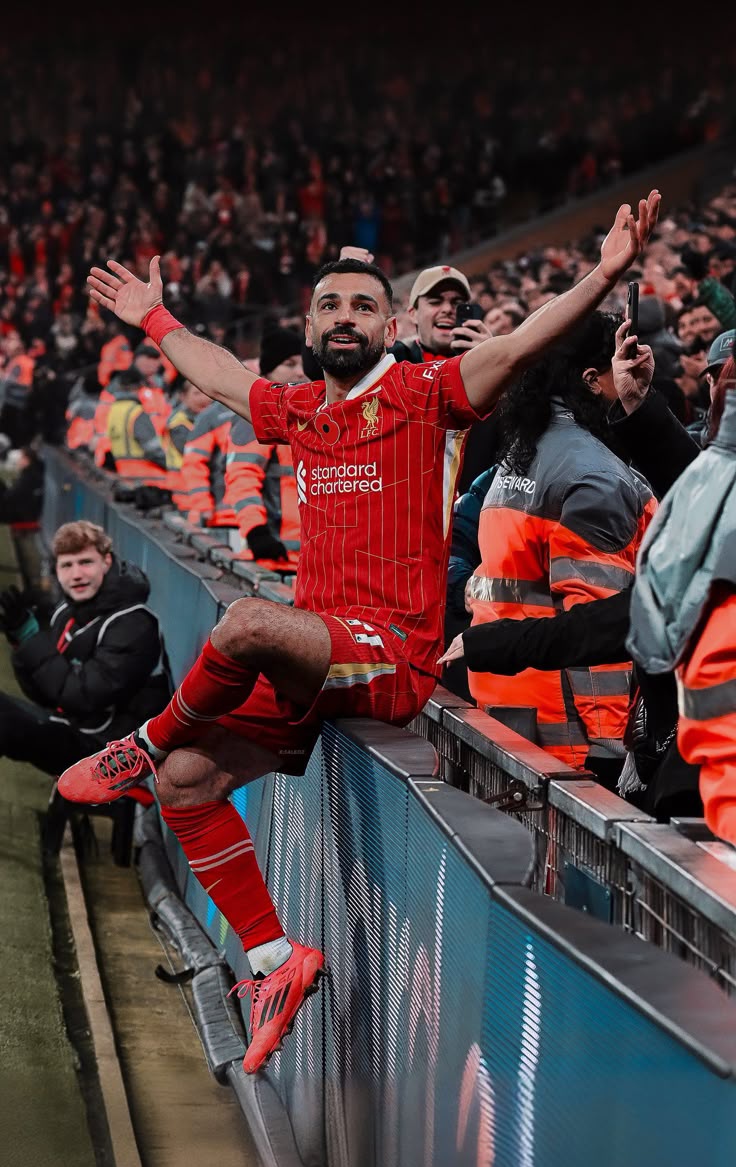 FPLELgohary's tweet image. The Best 3 Drafts Includes Mohamed Salah and Halland In FPL This Season
A Thread 🧵
#FPL
