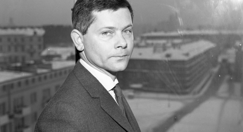 Zbigniew Herbert, Duszyczka (fragm.)

Jednym z grzechów śmiertelnych kultury współczesnej jest to, że małodusznie unika ona frontalnej konfrontacji z wartościami najwyższymi. A także aroganckie przeświadczenie, że możemy obyć się bez wzorów 
(1)