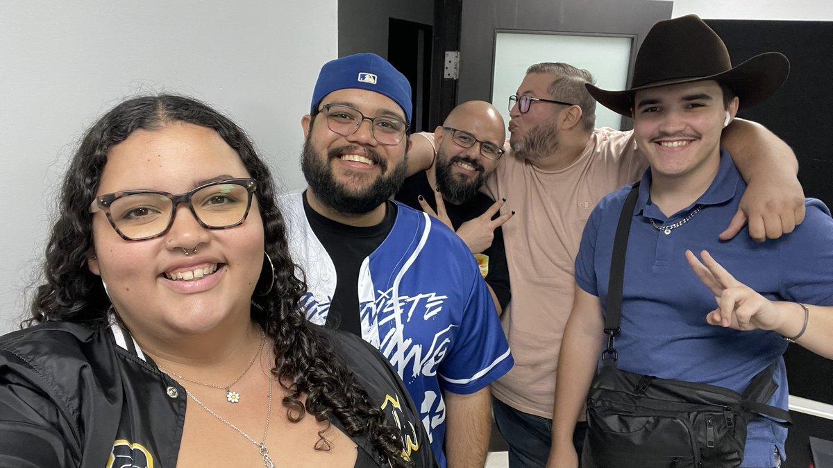 Cuando este es tu equipo  de trabajo junto a <a href="/RedRoosterTeam1/">Red Rooster 🐔</a>  <a href="/NitePulseMedia/">NITEPULSE Media</a> uno se disfruta los eventos a full 

<a href="/lily_nightraven/">Lily🌸 | FMLT 05/17 ✰!</a> 
<a href="/monclo/">🇵🇷 Monclo.TV</a> 
<a href="/Niterfx/">NiterFx (n•i•ter•f•x)</a> 
<a href="/MotleyMain/">NOS ⛓ 〽️𝓸𝓽𝓵𝓮𝔂 ⛓🗡</a>