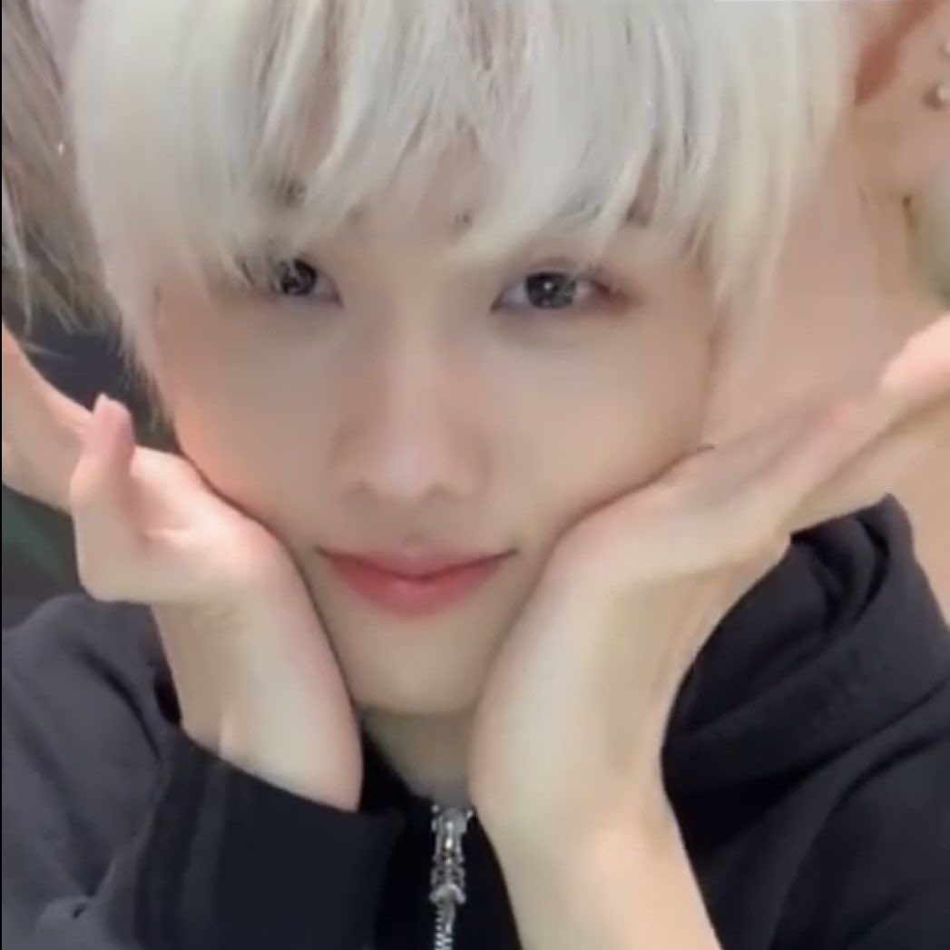 sunghanbinky's tweet image. just exclaimed AWW AWWW AWWWWW