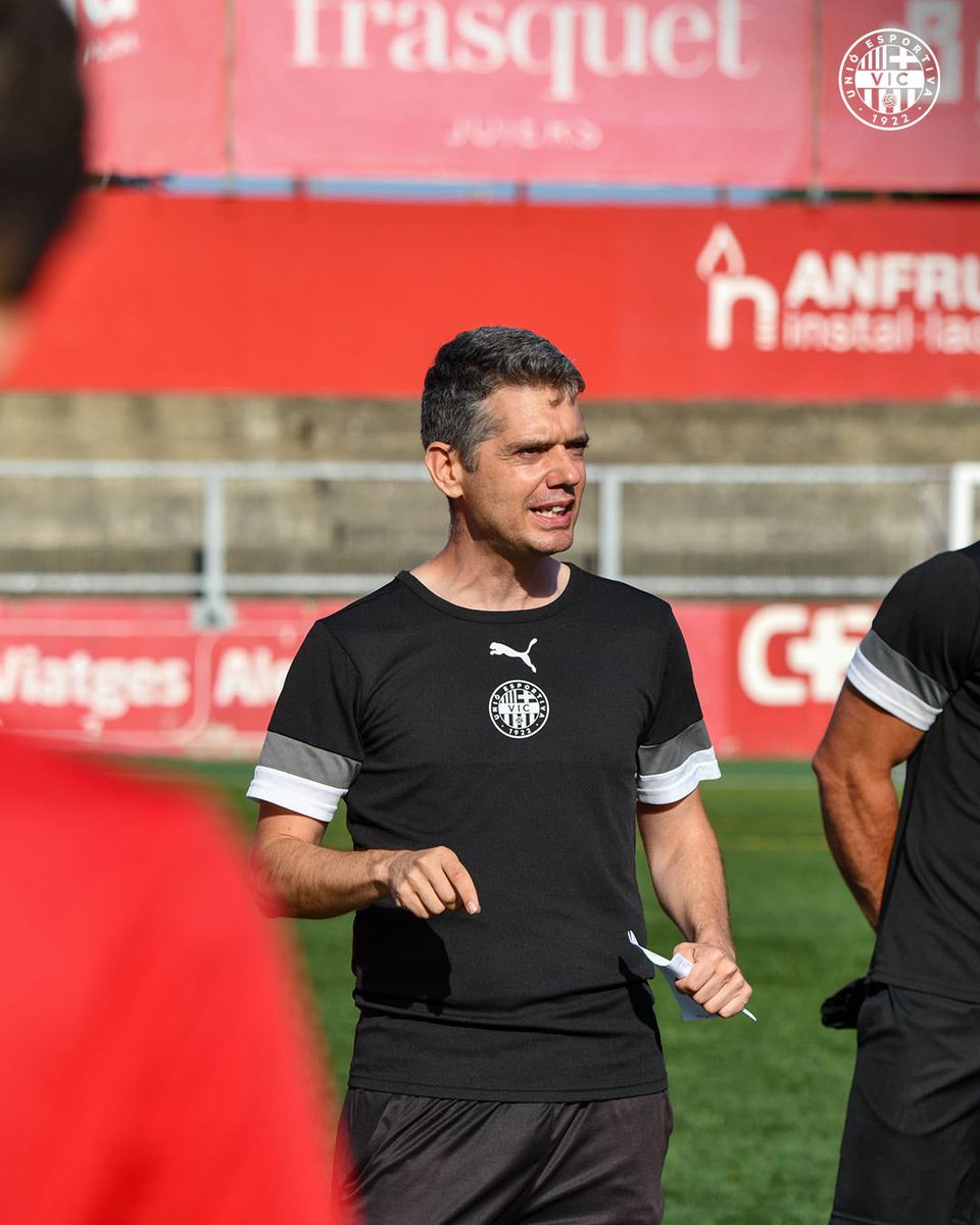 𝑭𝒊𝒓𝒔𝒕 𝒅𝒂𝒚 ✅

#SomUEVic 🔴⚪️