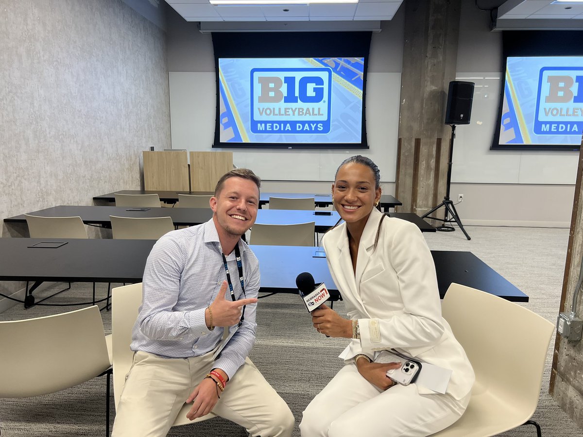n8_johnson_'s tweet photo. Checking in with @harpermurray4 in Chicago @B1GVolleyball media days! 

Junior szn awaits! 🏐🔴⚪️ 

Always such a great time chatting with her and the @HuskerVB team. 

More coming your way on @Channel8ABC @BigTenNetwork https://t.co/d1N6t2Zwt4