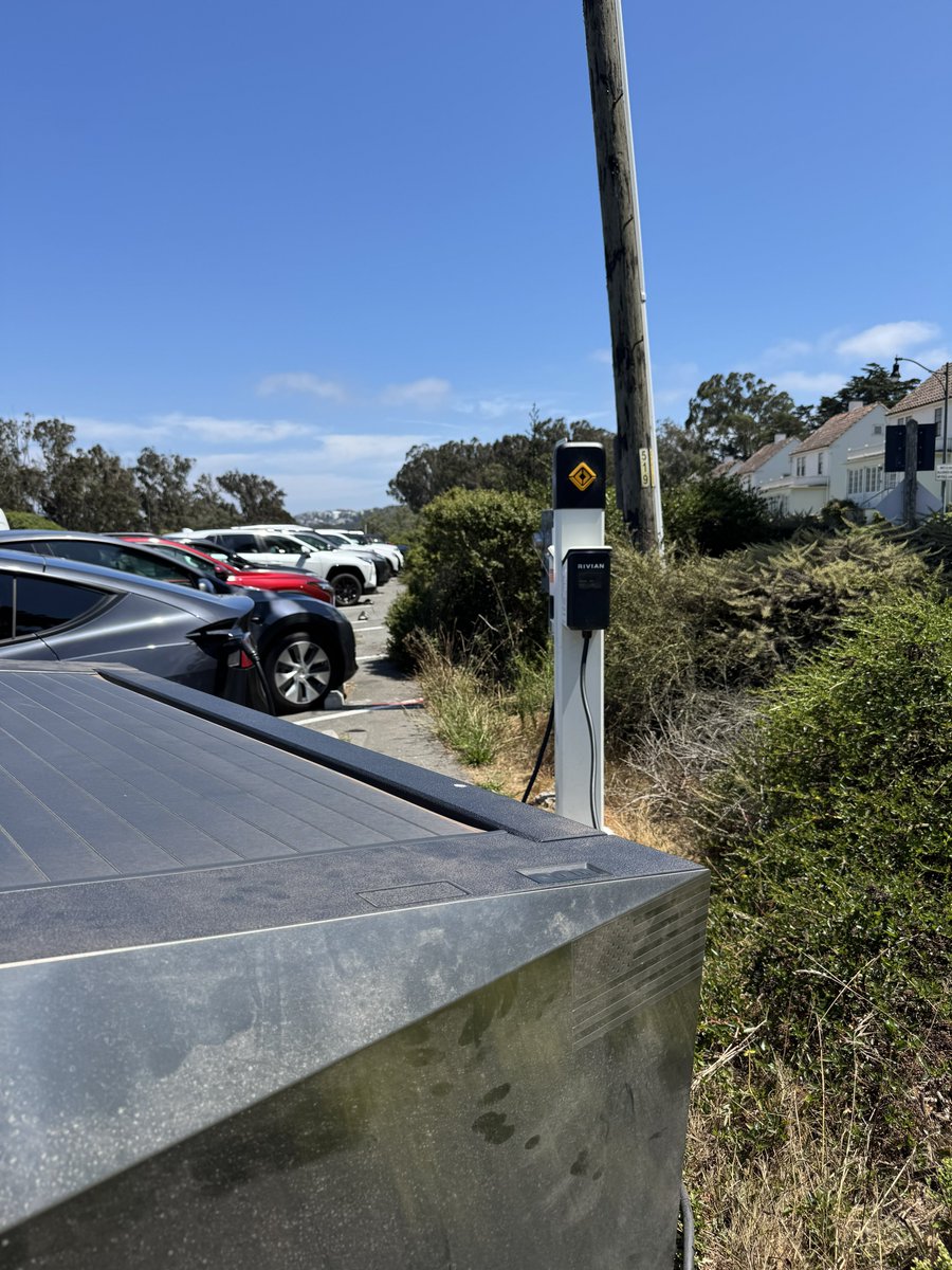 Rivian, your app experience sucks for charging. <a href="/ChadMoran/">Chad Moran</a> we need to have a talk.