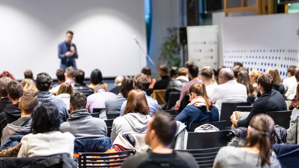 soapboxify's tweet image. The best training for your company is a combination of identifying the right business needs and good #instructionaldesign.
👉 objectivesgenerator.com/connecting-lea…