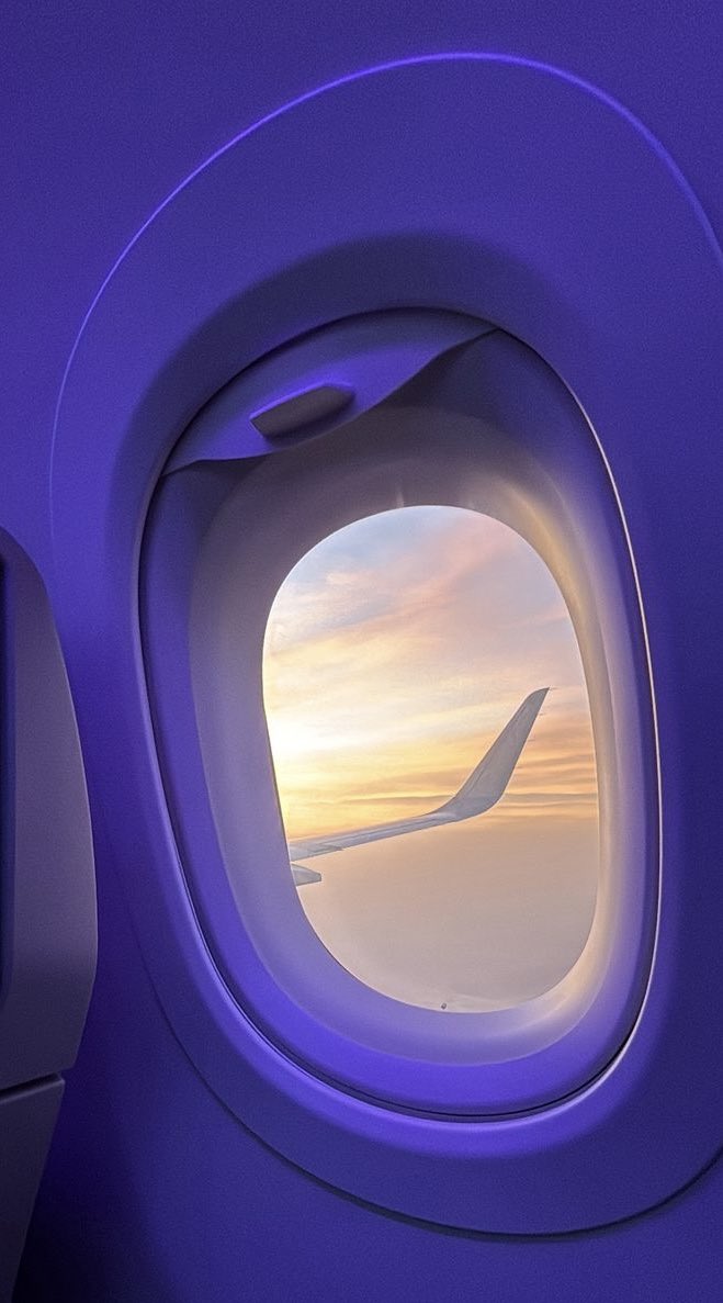 #الحياة قد تعطيك كل شيء،..
السعادة..
الصحة..
المال..

لكنها غير عادلة❗️