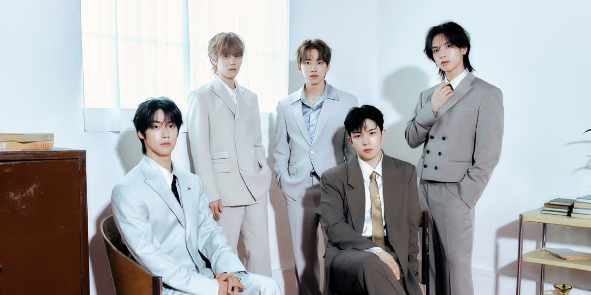 [ 🎸|  #차훈업데이트 ]
 
broadwayworld.com/bwwmusic/artic… | Hey N.Fia, it’s Hun. We’re finally going back to the U.S. with our new album Everlasting. It’s been a while, and I’ve put a lot of detail into the guitar tones this time, I hope you’ll notice them.