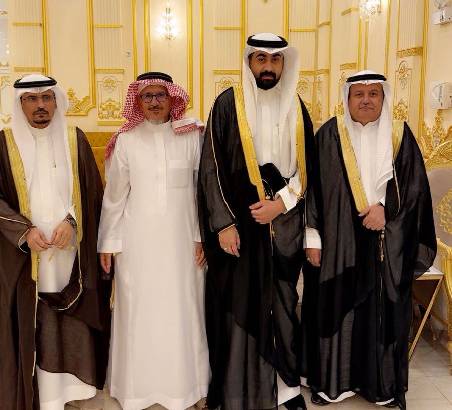احتفل الأستاذ محمد بن إبراهيم بن حامد بن صافي الحذيفي بزفاف إبنه المهندس أحمد على إبنة الأستاذ خالد الحازمي الحربي وذلك بقصر العهد 1 بحي ولي العهد - مكة المكرمة بحضور الأهل والأقارب والاصدقاء
بارك الله لهما وبارك عليهما وجمع بينهما في خير 
الف مبروووووكـ