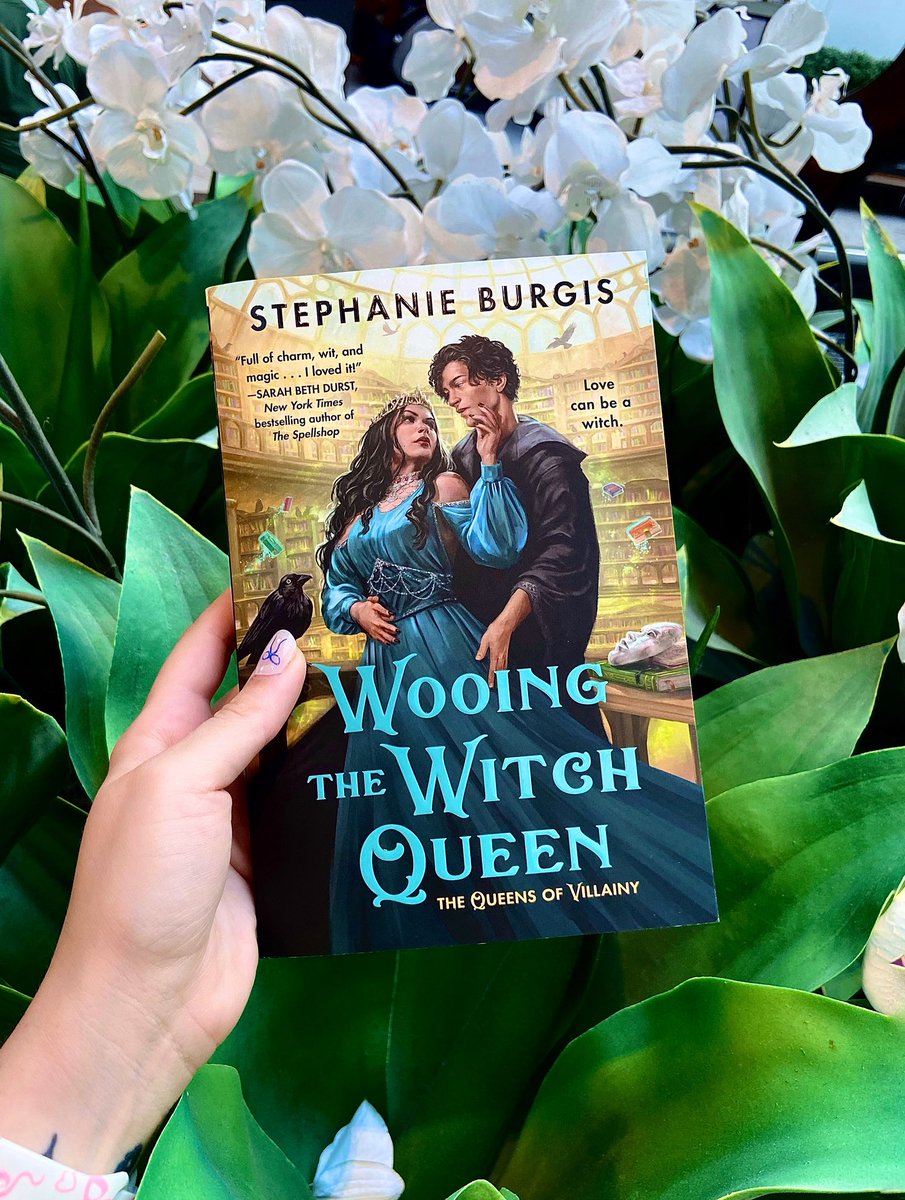 Love can be a witch.

The stunning #WooingTheWitchQueen by Stephanie Burgis is available now✨