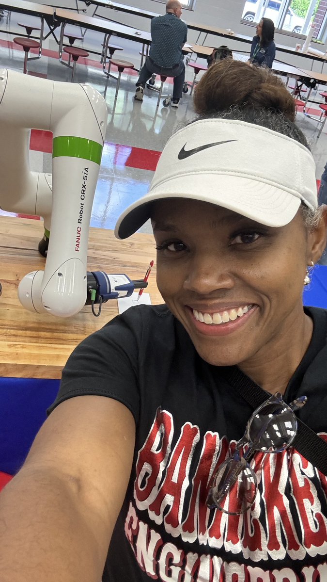 PENNSTERedu's tweet photo. Growing Up there was a tv series: WHERE IN THE WORLD IS CARMEN SAN DIEGO? I’ve made a change so: WHERE IN THE WORLD IS MS. PENN? I’m at my New Home for Impacting Scholars! My scholars past &amp; present are always connected  no matter where! Welcomed &amp; Celebrated! https://t.co/ftqDvoCntF