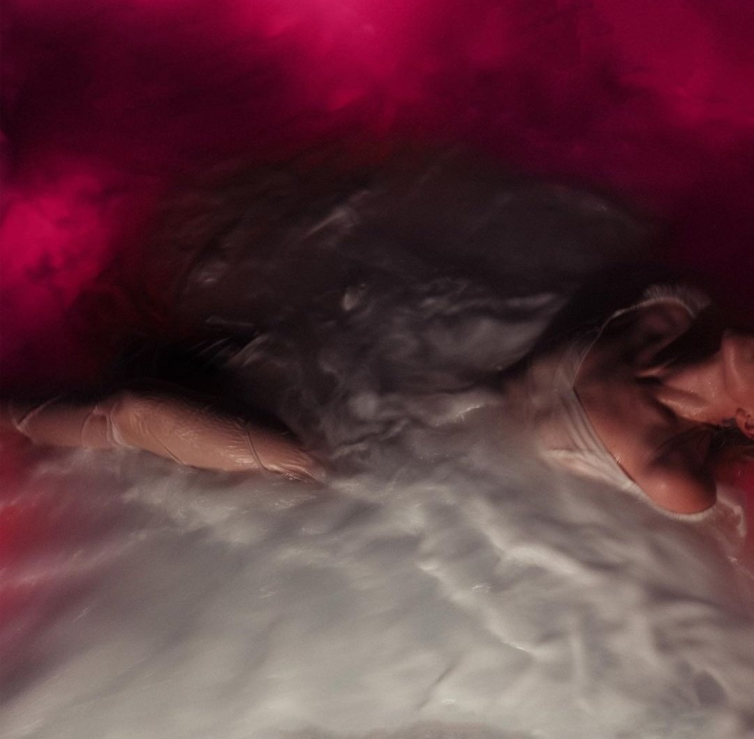 paramorebrasil's tweet image. Daniel James, que produziu o álbum Flowers For Vases/Descansos, é o coautor e produtor de todas as 17 novas faixas de Hayley Williams!