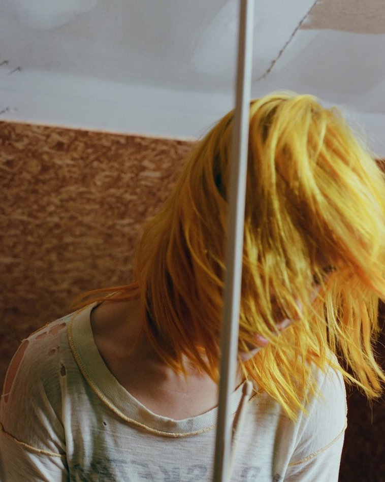 paramorebrasil's tweet image. Daniel James, que produziu o álbum Flowers For Vases/Descansos, é o coautor e produtor de todas as 17 novas faixas de Hayley Williams!