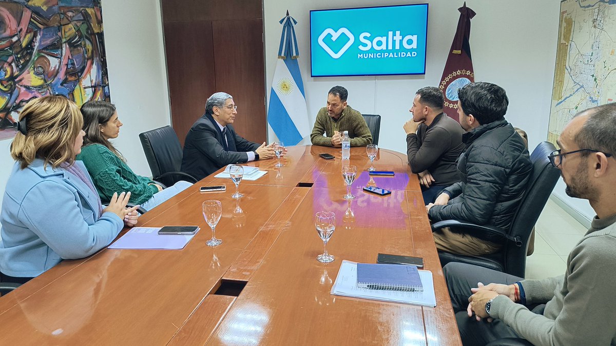 Matías Assennato (@matiasassennato) on Twitter photo MI PRIMERA LICENCIA EN LA UNSA
<a href="/MuniSaltaok/">Municipalidad Salta</a> y la Universidad Nacional de Salta firmaron un convenio para que sus alumnos puedan tramitar su primera licencia de conducir de forma más fácil y accesible.
Continuamos con las capacitaciones en educación vial por más conductored MI PRIMERA LICENCIA EN LA UNSA
<a href="/MuniSaltaok/">Municipalidad Salta</a> y la Universidad Nacional de Salta firmaron un convenio para que sus alumnos puedan tramitar su primera licencia de conducir de forma más fácil y accesible.
Continuamos con las capacitaciones en educación vial por más conductored