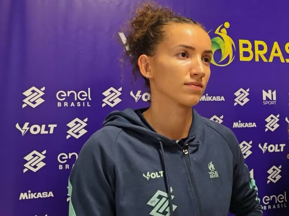 Gabi: “Estou virada desde o jogo, dá para ver no meu semblante a frustração. Temos que valorizar o processo, mas a prata e bronze mexem demais, fico incomodada mesmo. Não saio feliz depois de perder um campeonato, principalmente uma final que você tem chance de vencer.”

<a href="/geglobo/">ge</a>