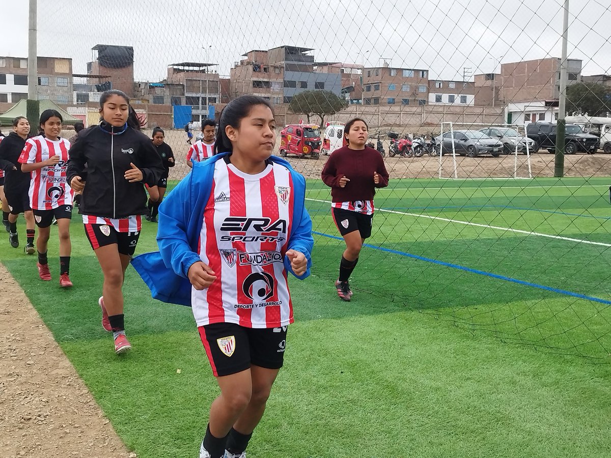 La Previa!!!
👉Momentos previos al partido por el Interligas  Etapa Provincial  1ra Fase,  ante Villa Sport.
#SomosAthleticVilla
#SomosFamilia
#futbol2025
#10añosdefutbolfemenino