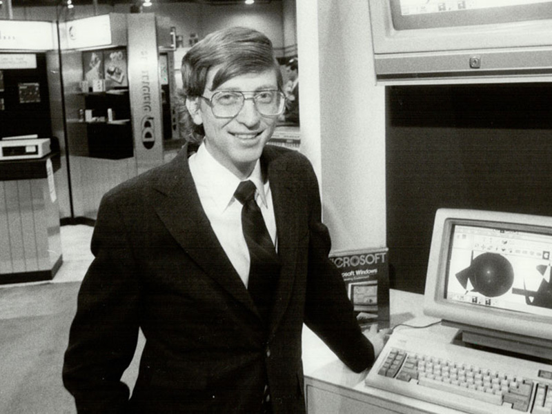 retrocompmx's tweet image. Este OS fue base para MS-DOS, siendo el sistema estándar para las primeras PCs IBM.
Todo comenzó en noviembre de 1980, cuando después de una junta de Bill Gates con directivos de IBM le piden presentar un OS listo para el ordenador que estaban a punto de lanzar
#retrocomputingmx