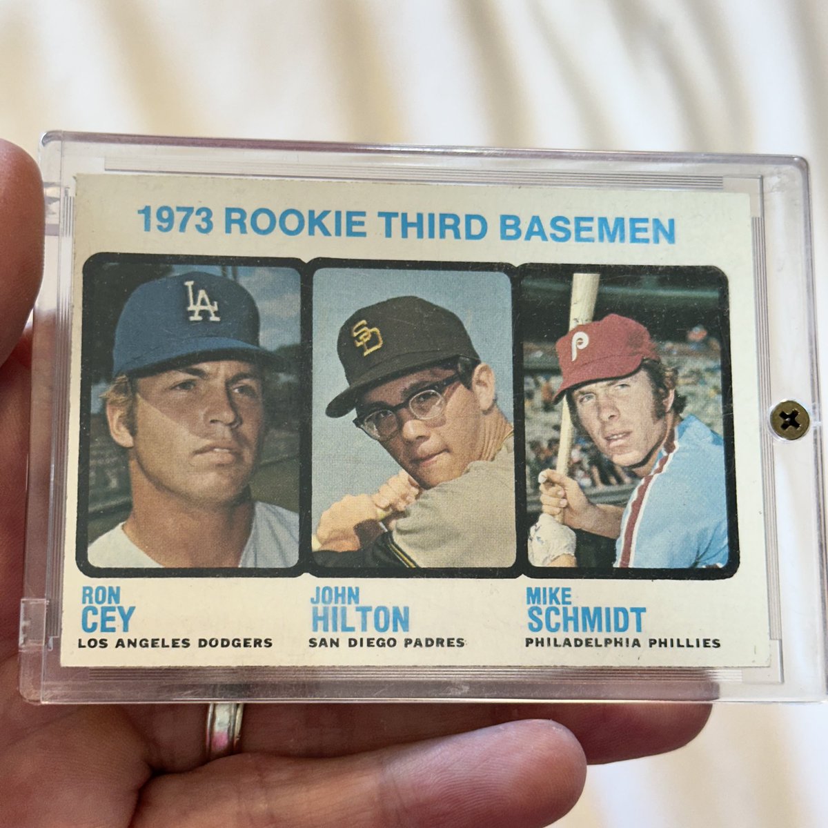 lunchmade's tweet image. When I was a young collector, I dreamt of this card & wanted to someday own it.
Michael Jack Schmidt was my 1st true love baseballer.
After I graduated from college and scored my first adult job, I used my first paycheck to make the dream come true.
Make goals & achieve them.
