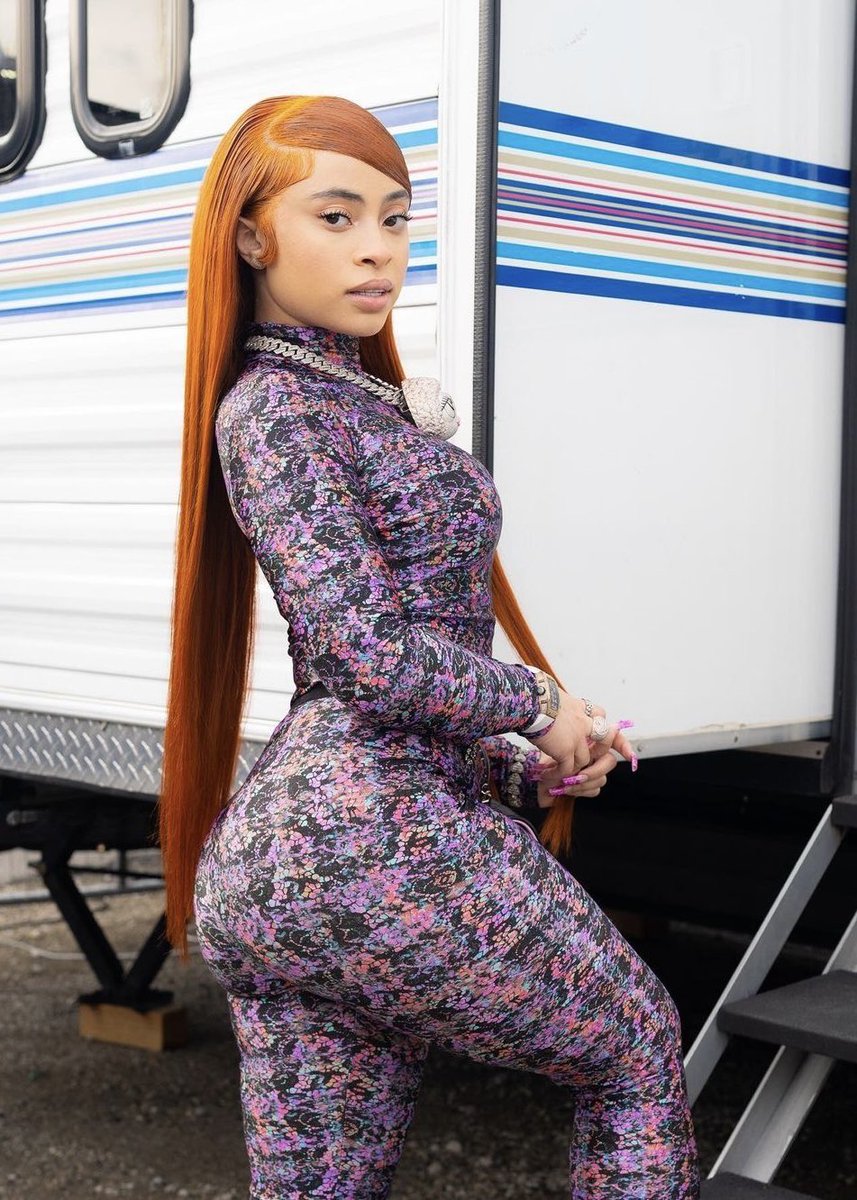 addictionisis's tweet image. name got the btch gaggin 💋