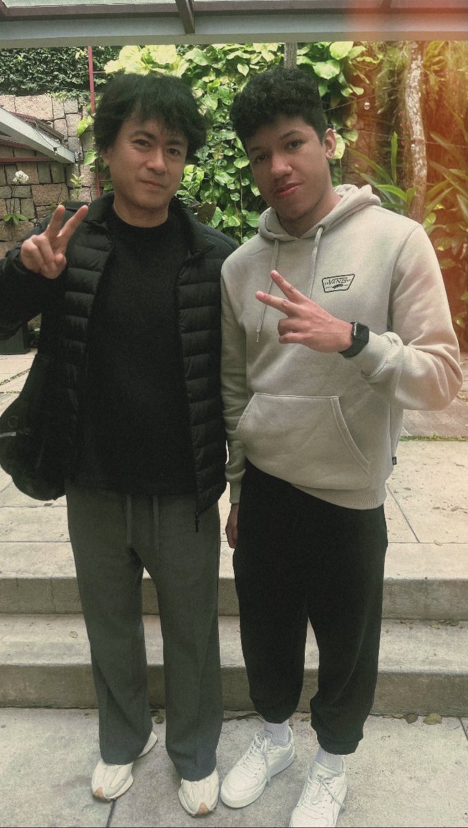 As trilhas compostas pelo Yuzo Koshiro marcaram minha infância no Mega Drive e foram, em grande parte, responsáveis por me fazer trabalhar com música.

Momento histórico da minha vida! Obrigado a todos que fizeram parte disso, principalmente à galera da Retrocon e ao <a href="/thiagotd/">Thiago Adamo</a>.