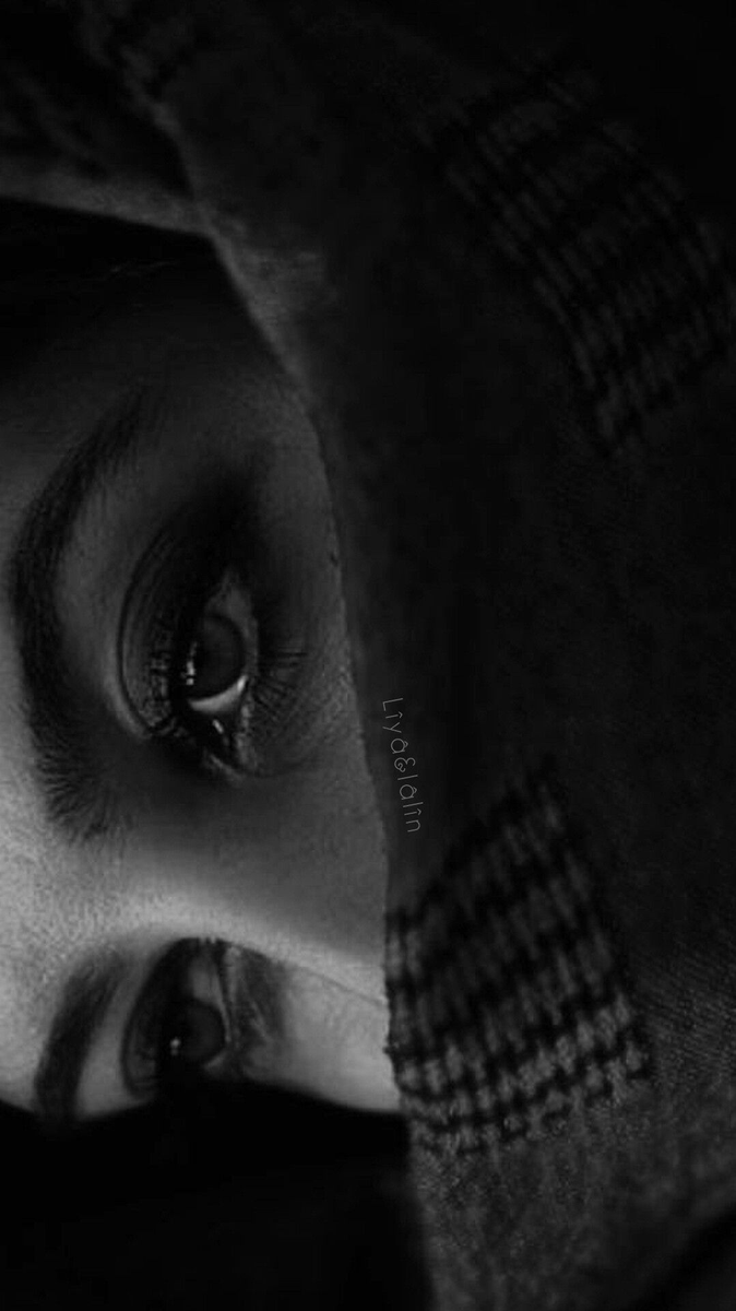 ______________________________________

حَزينُ مِنْ وَيلآتُ السنِينْ  ....  🕰️

                فَ كفَآني مَاا جَآني يَاا الحَنينْ  ....  💔

______________________________________