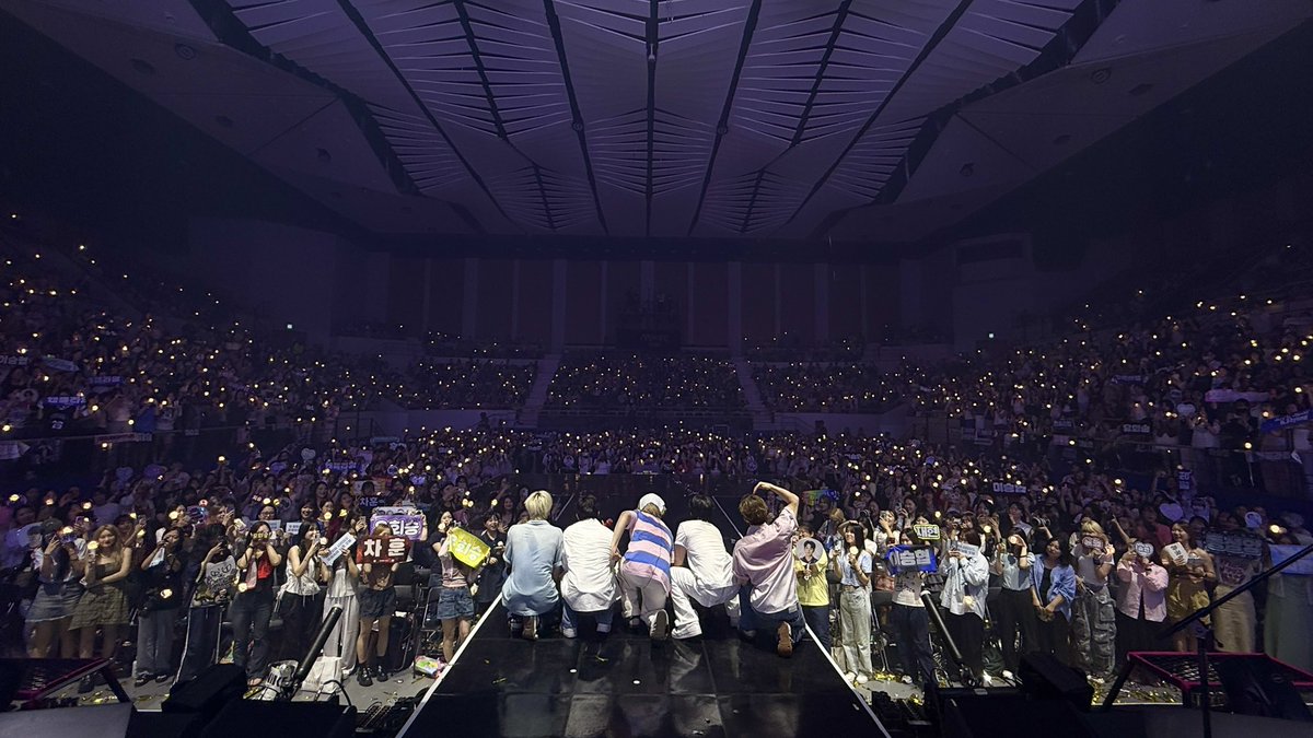 [ 🎸|  #차훈업데이트 ]

The 2025 Awesome Stage: Special Concert was a moment that felt both loud and comforting. Being on stage and seeing you all there reminded me how far we’ve come. I played each note with you in mind, and I hope it reached you fully.
