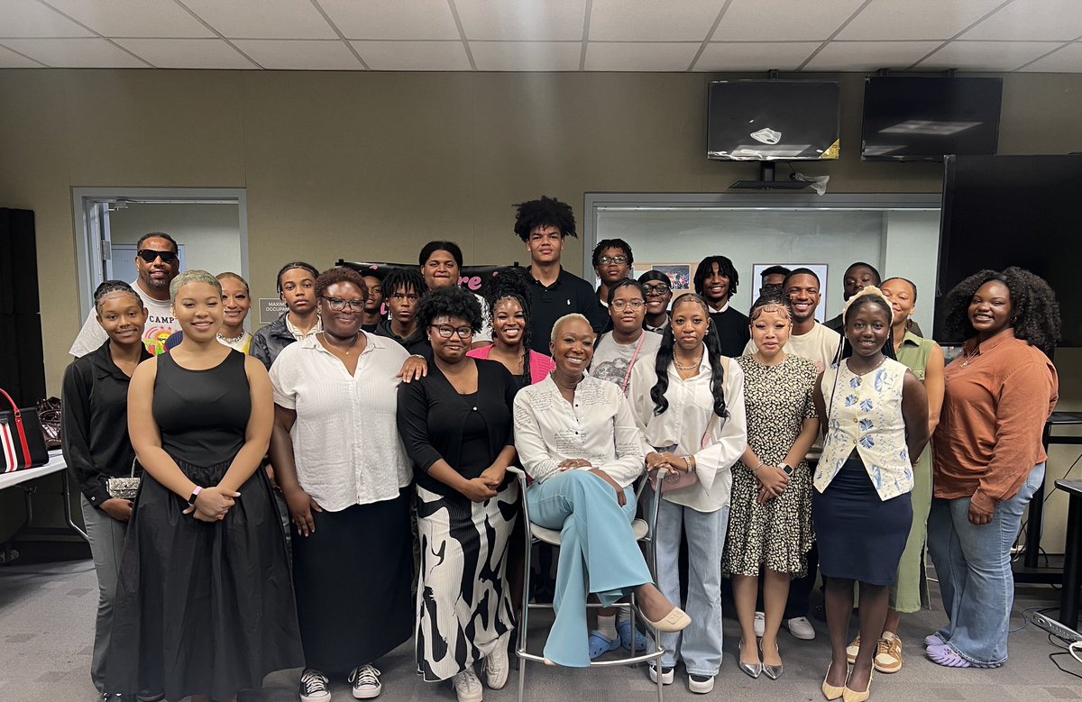 I have to give a HUGE thank you to Joy Reid for coming to <a href="/DCDPR/">DC Parks & Recreation #WhereFunHappens</a> Deanwood Radio Broadcast program today. This was a dream come true for us and you were everything and more! Truly thank you so much! #dprprograms #morethanrec