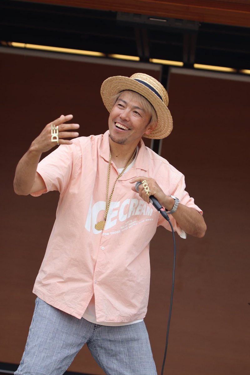 hasa4985's tweet image. 右手にDEF
左手にROCK
#DEFROCK
