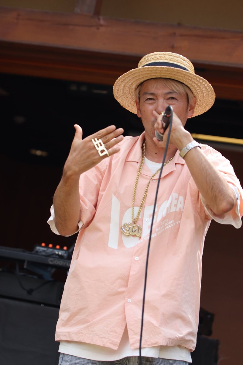 hasa4985's tweet image. 右手にDEF
左手にROCK
#DEFROCK
