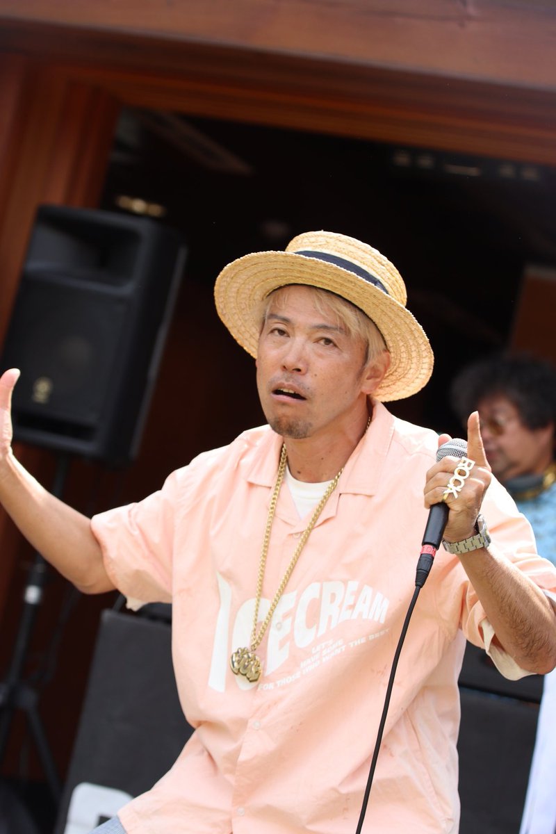 hasa4985's tweet image. 右手にDEF
左手にROCK
#DEFROCK