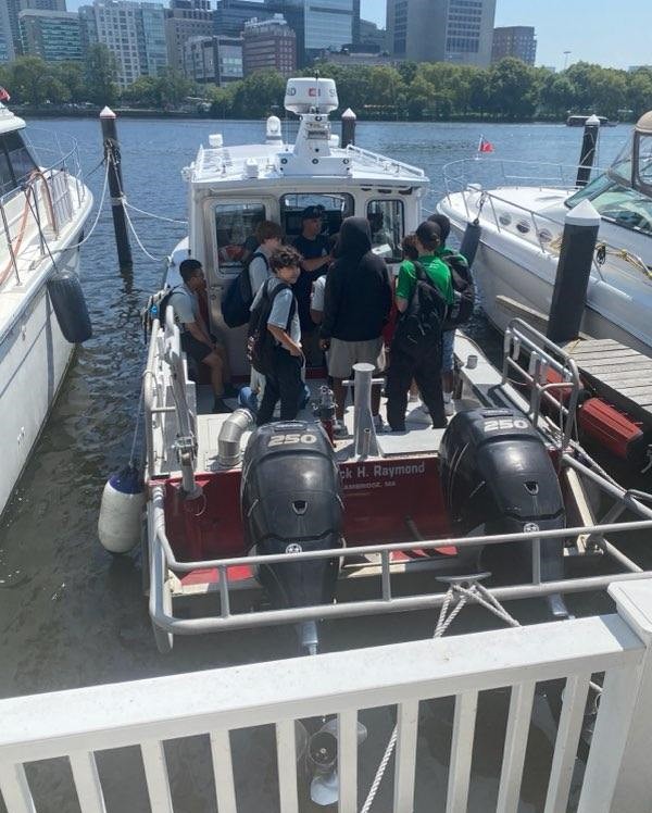 CambridgeMAFire's tweet image. I) Cambridge Police Youth Academy: Today, July 28th, was another busy training day for the members of the Cambridge Youth Police Academy.
They worked with the Cambridge Fire Marine Units, which included a visit to the Massachusetts State Police Marine Unit & a tour of the Harbor.