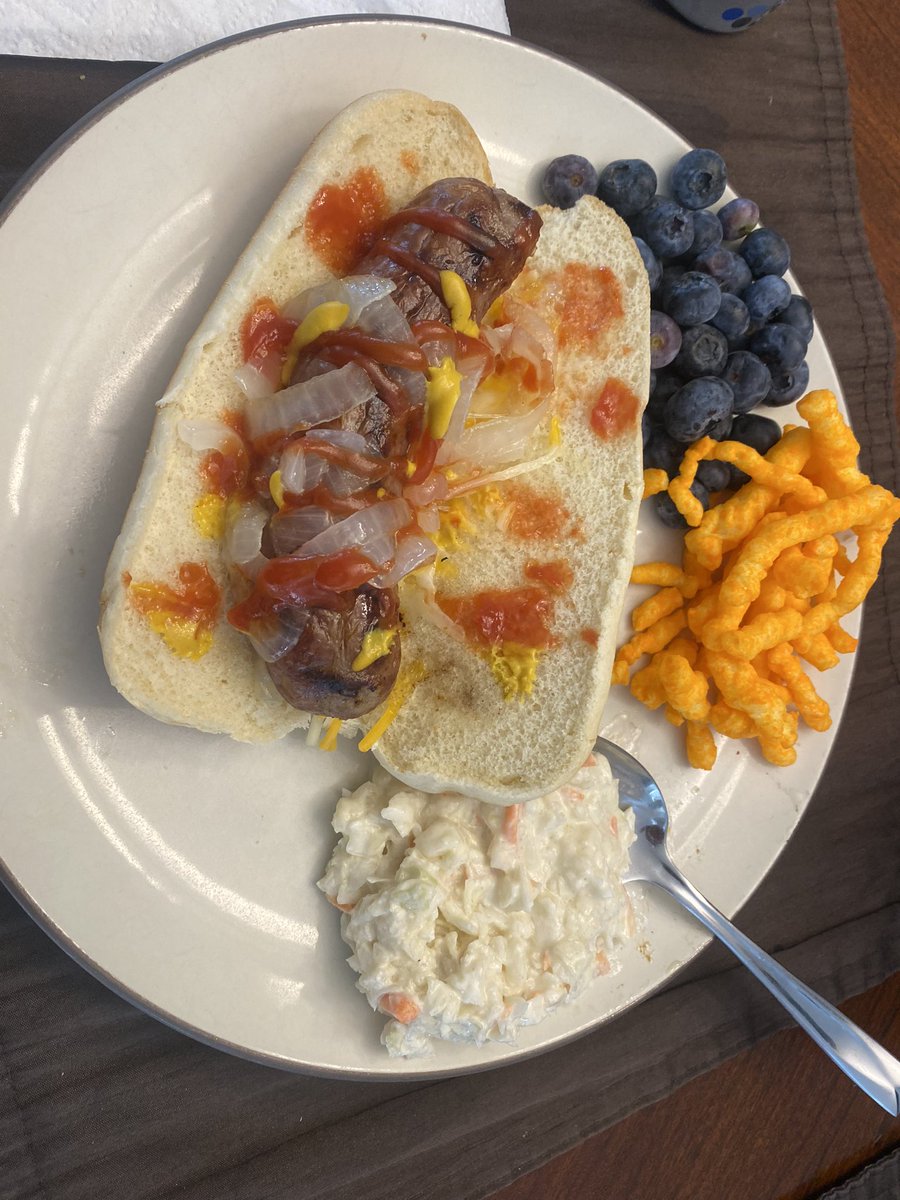 TurfSpartanLord's tweet image. West MI Bermy ✅

Pop up Thunderstorms 🌩️ 

Brats w/Grilled Sweet Onions, Ketchup, &amp;amp; the Yellow stuff. 🙄

Big Mondays here in the #MittenState 
#WeedSZN #RoadConstruction 
@AdvancedTurf is here for it ALL!!!
