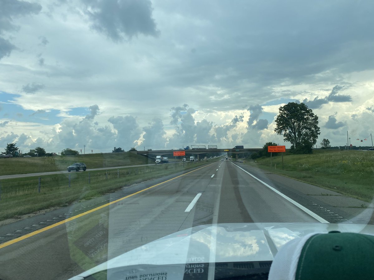 TurfSpartanLord's tweet image. West MI Bermy ✅

Pop up Thunderstorms 🌩️ 

Brats w/Grilled Sweet Onions, Ketchup, &amp;amp; the Yellow stuff. 🙄

Big Mondays here in the #MittenState 
#WeedSZN #RoadConstruction 
@AdvancedTurf is here for it ALL!!!