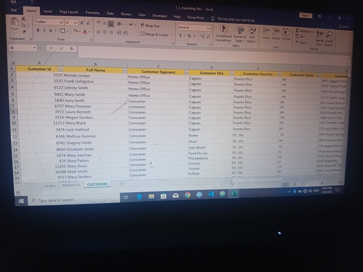 AminuYusufmuha4's tweet photo. This week, I learned how to efficiently manage and organize data in Excel using the Flash Fill feature.
Week 2 - Exercise 3 : Tech on Campus.
The focus was on simplifying data by merging two separate columns into one column.
Then, using Excel’s Flash Fill.
#Techoncampus
#DataAn https://t.co/OMm2JEPDNB