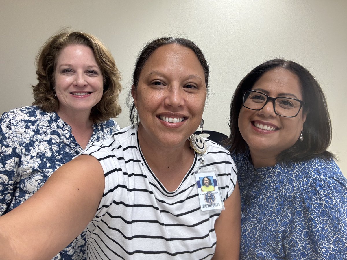 RubideHoyos1's tweet image. Productive day with my science AST colleagues. We just met but we clicked instantly over our love for science and supporting fellow teachers. It’s going to be a great year! #welovescience