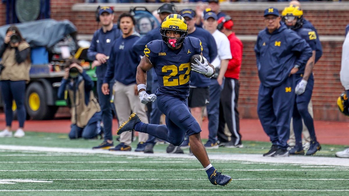 wolverineswire's tweet image. Max Bredeson hails Michigan’s Jordan Marshall, Justice Haynes as dynamic RB duo for 2025 wolverineswire.usatoday.com/story/sports/c…