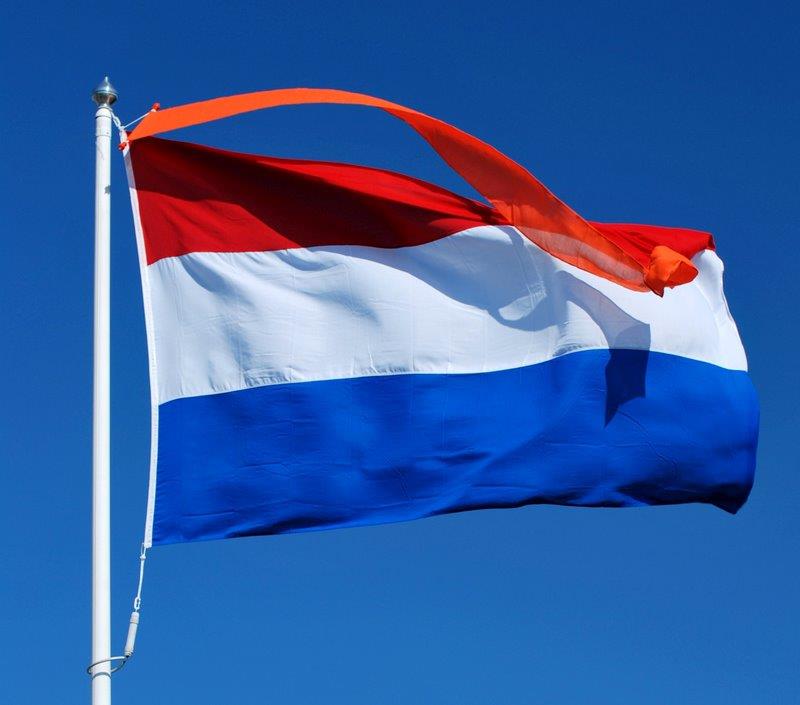 Kunnen we de NEDERLANDSE politiek verbieden om meer dan 1-2 dagen per maand bezig te zijn met het buitenland? NEDERLAND weer op de eerste plaats?!

En op publieke radiozenders minimaal 40% muziek van NL artiesten.
En op NEDERLANDSE universiteiten de NL taal als voertaal.
En als