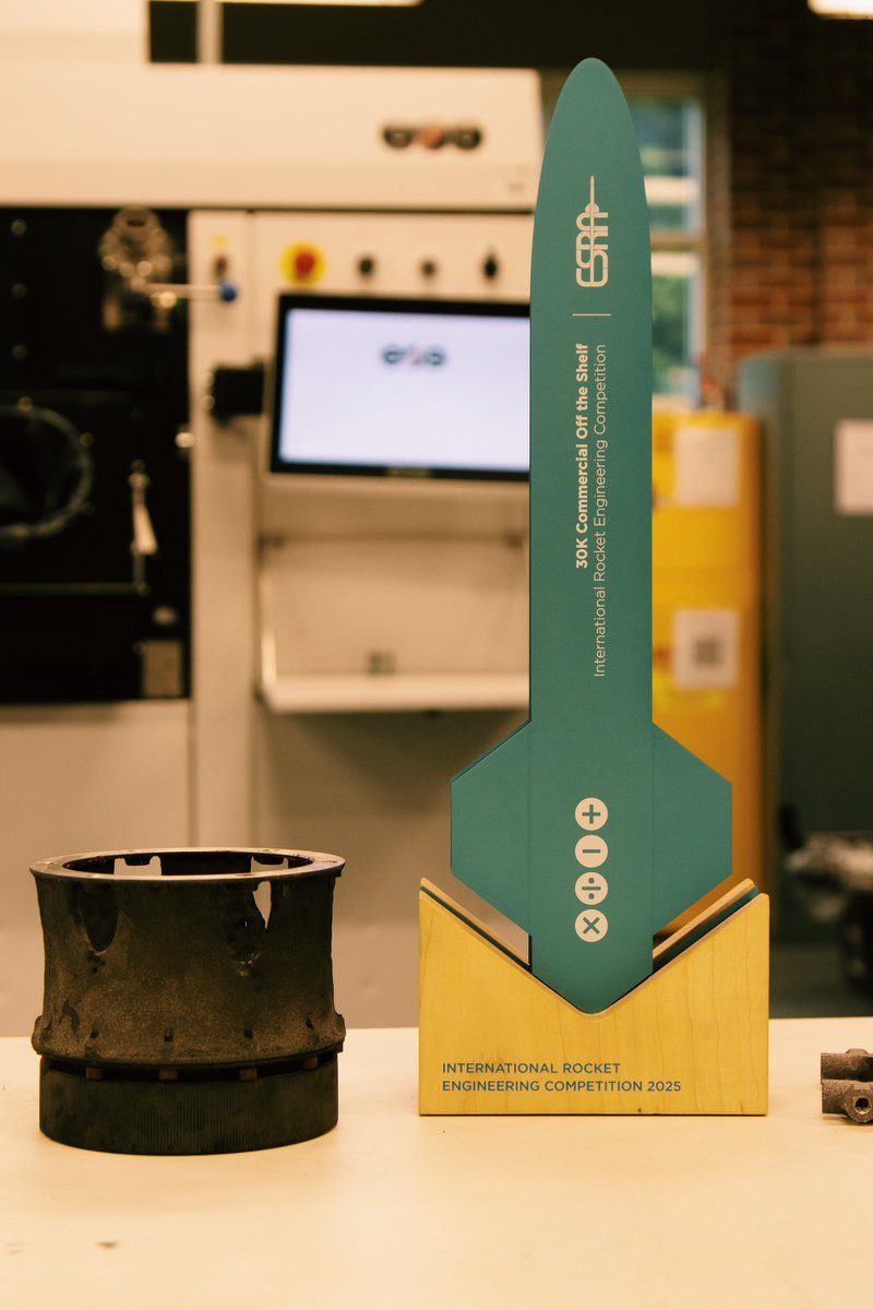CAVS_MSSTATE's tweet photo. MSU’s Space Cowboys teamed up with CAVS to win big at the 2025 International Rocket Engineering Competition! 🚀

CAVS AM Lab produced a lighter, stronger motor retainer using metal 3D printing, helping the Helios rocket soar to 28,639 ft and claim 1st in the 30K COTS challenge. https://t.co/r0DTIRrHTQ