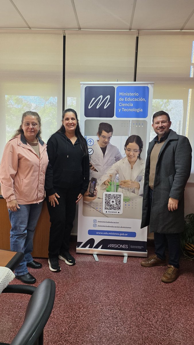 🔬 Mesa de trabajo junto al ministro Ramiro Aranda, afinando detalles para la Feria Pcial de Ciencias y tecnología 2025.
📍 El 19 de agosto en la Expo Yerba de Apóstoles: una jornada a pura ciencia, inclusión y educación de calidad.
<a href="/grillo141/">Ruben Dario</a> 
<a href="/LicRamiroAranda/">Prof. Ramiro Aranda</a>
<a href="/passalacquaok/">Hugo Passalacqua</a>