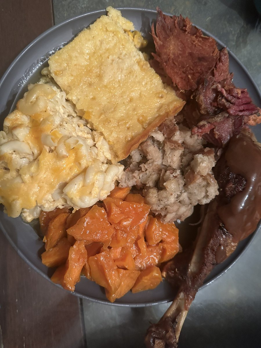 Jiz's tweet image. Treating myself to some thanksgiving leftovers since Bruce coming back 🙏