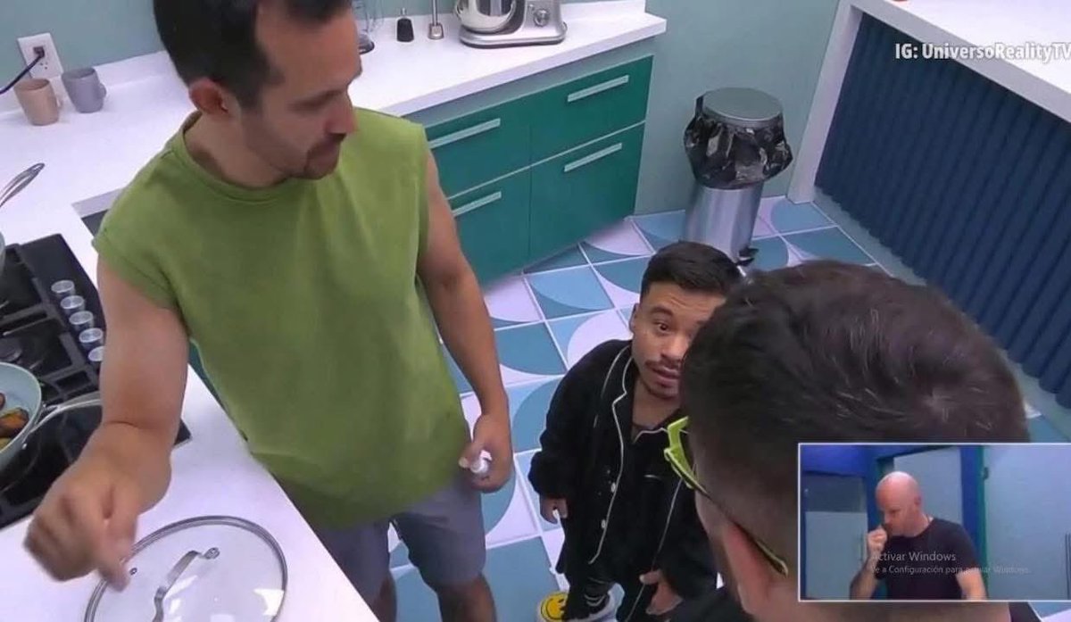 DebRyanShow's tweet image. Abelito : ¿Que hacen?
Guana: Pues mira
Abelito: descríbemelo, no veo nada de nada desde aqui abajo