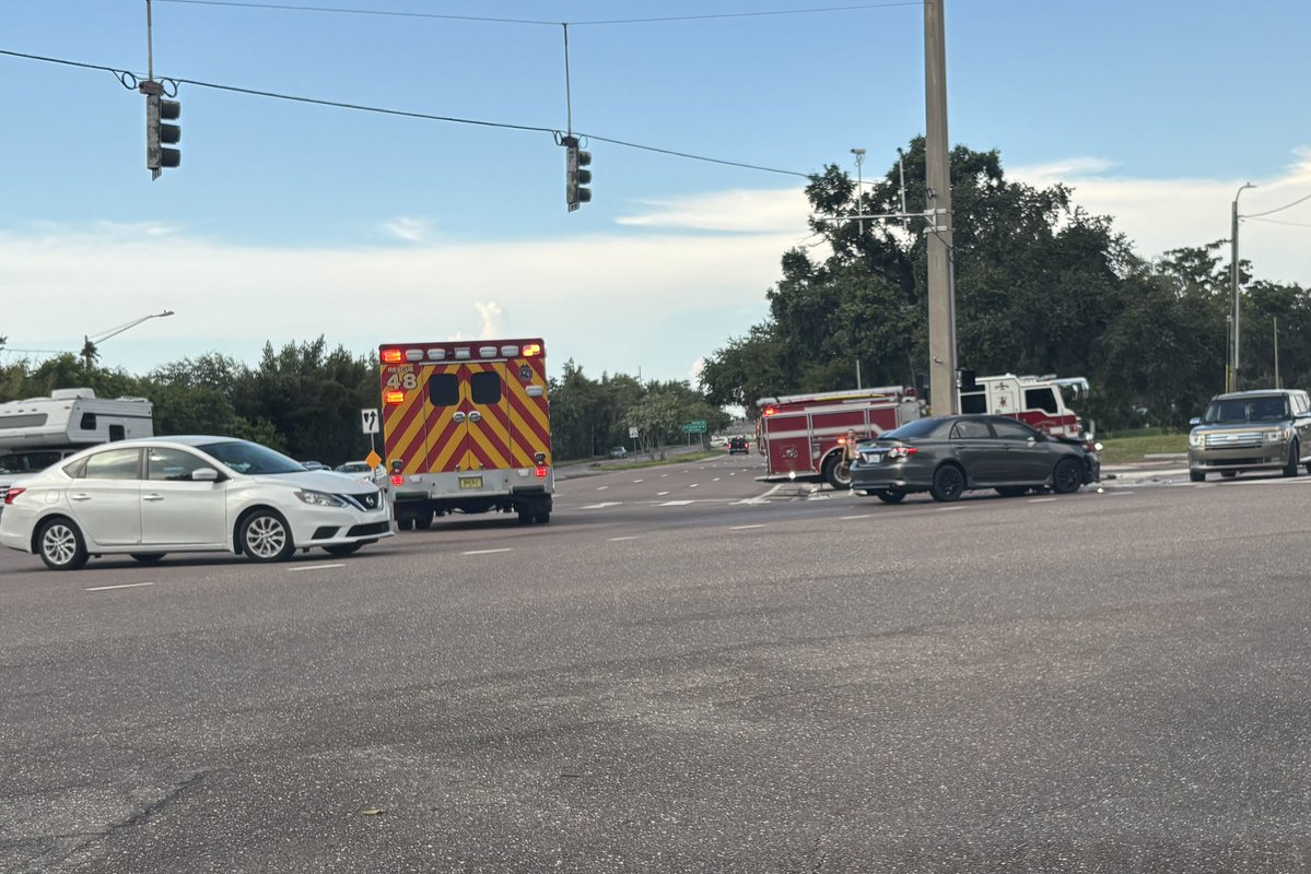 IONTB's tweet image. Clearwater: Eastbound lane blockage reported on Belcher Road due to crash at Sunset Point Drive.