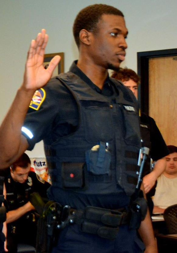 🚨 BREAKING: This Jamaican illegal alien was allowed to become a police officer in Maine.

He got caught when he illegally tried to get a firearm.

UTTER MADNESS this was allowed.

"The fact that a police department would hire an illegal alien and unlawfully issue him a firearm