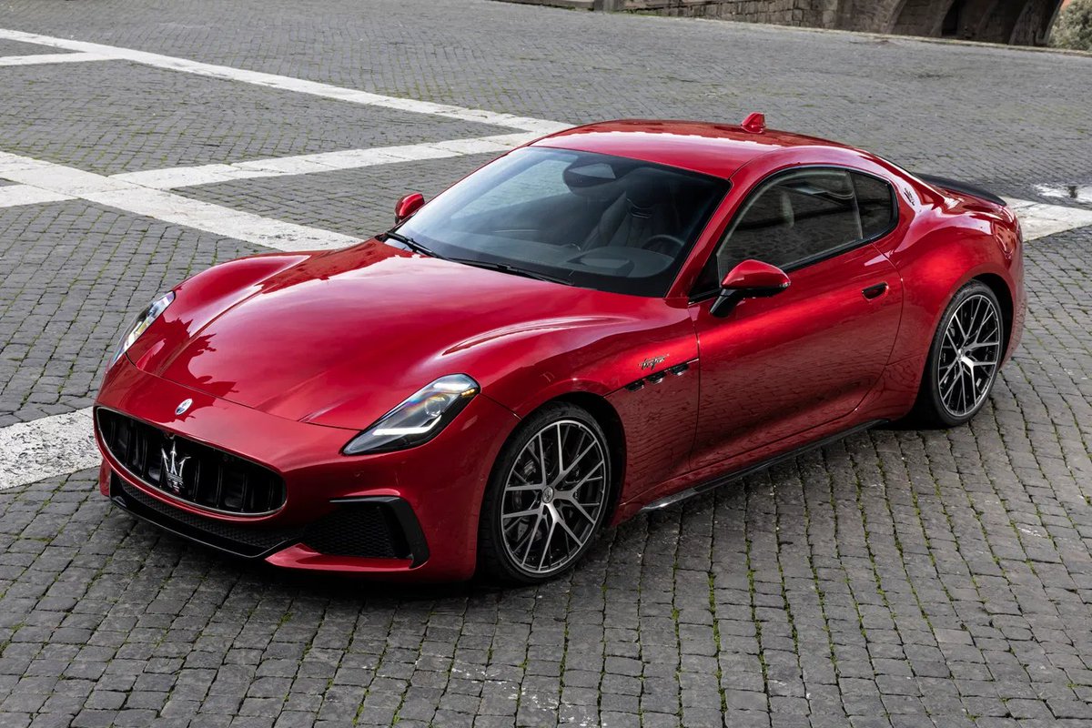 GordonMercedes9's tweet image. #MaseratMonday GranTurismo Trofeo or the MC 20 Cielo
Both have a 2992cc, V6 twin-turbocharged engine with 550 and 621 bhp., Same top speed. And the cheaper Coupe comes with four wheel drive and four seats. ( I'm saving up )