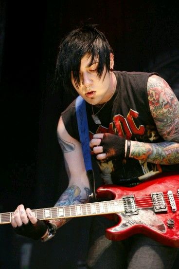 A7X daily 🦇 (@daily_a7x) on Twitter photo 