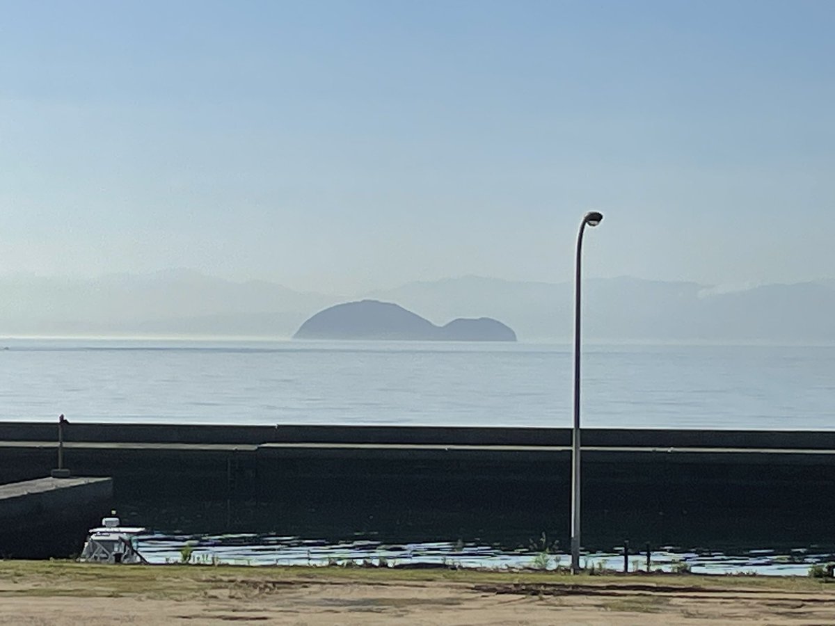 YujiMitani2's tweet image. おはようございます👋😊🍀✨🥤本日も宜しくお願いします。🙇‍♂️  今日も朝から蒸し暑い火曜日☀️ 熱中症にご注意されてください。🍧