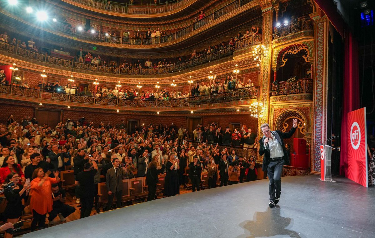 Me siento muy halagado por haber recibido del <a href="/giffmx/">Guanajuato Film Fest</a>, la “Cruz de Plata”, en reconocimiento a mi trayectoria artística.  Me llevó en el corazón todas las muestras de cariño del público de Guanajuato, quien me acompañó en este evento tan importante. <a href="/SarahHochMex/">Sarah hoch</a> 
#Guanajuato